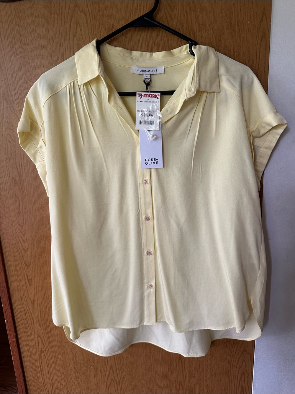Rose & Olive Pale Yellow Short Sleeve Button-Front Blouse